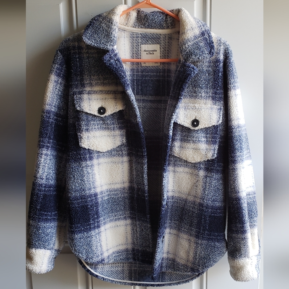 Abercrombie and Fitch A&F Blue Plaid Soft Sherpa Shacket Jacket Coat Like New XS